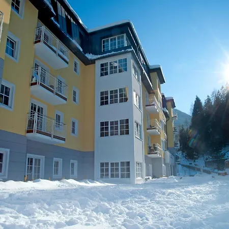 Cozy With Views شقة باد جاستاين