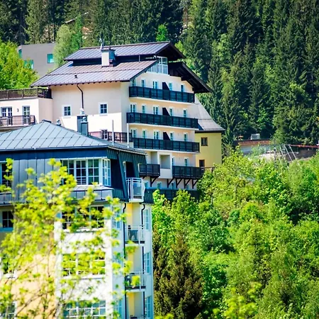 Cozy With Views شقة *